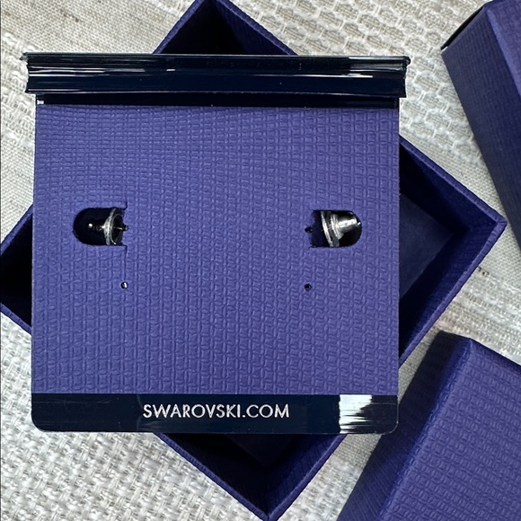 Swarovski Tennis Deluxe hoop earrings
Mixed crystals cut, White, Rhodium plated - Picture 11 of 11